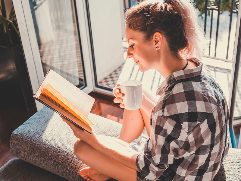 Caixa Popular et convida a llegir aquests cinc llibres per a millorar els teus coneixements financers