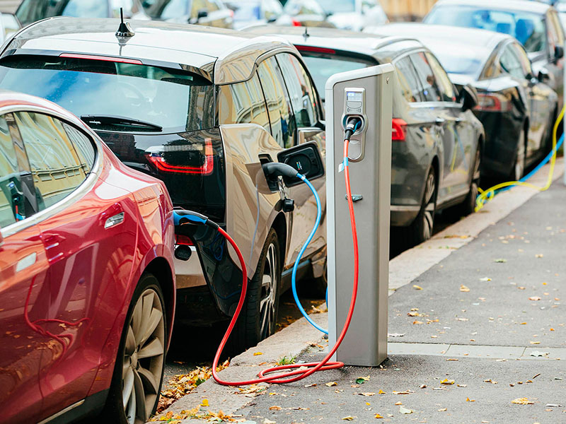 Si vas a cambiar de coche, descubre qué opción te interesa más